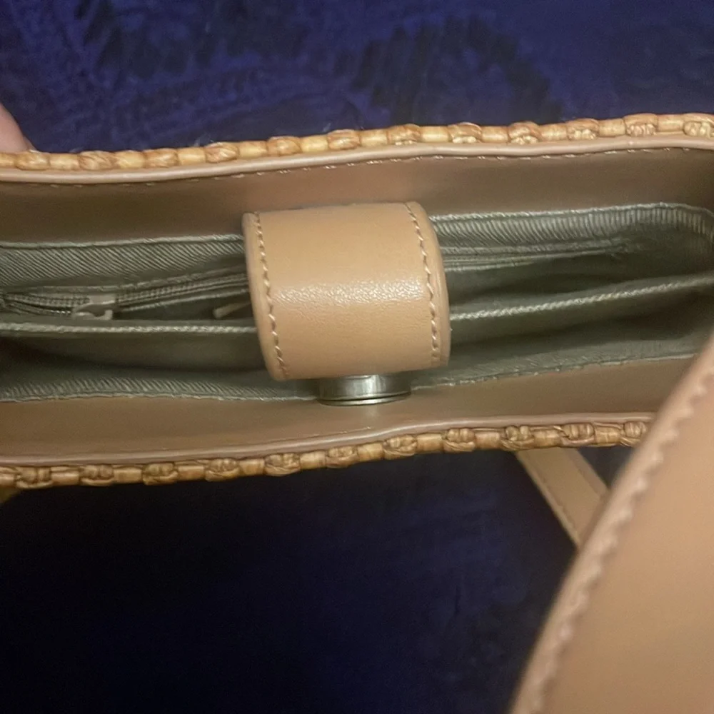 Fossil women’s woven fiber purse - Picture 9 of 10